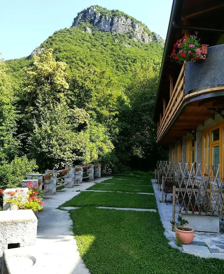 Agriturismo La Selvaggia مانديلو ديل لاريو
